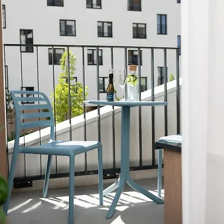 Stylish Apartment, Free Parking And Wifi *